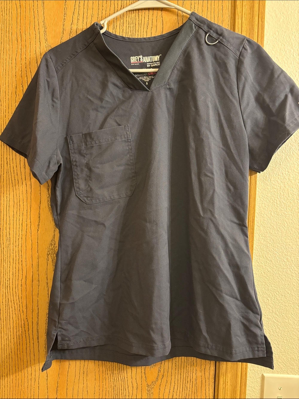 Grey's Anatomy Men’s V-Neck Scrub Top - Navy Blue
